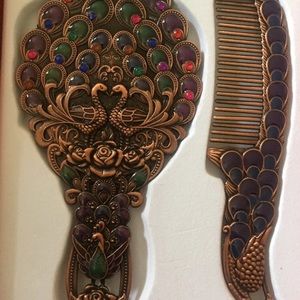 Mirror and comb set